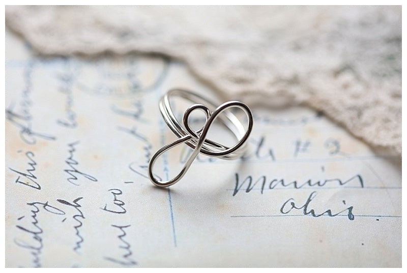 Abstract wire ring